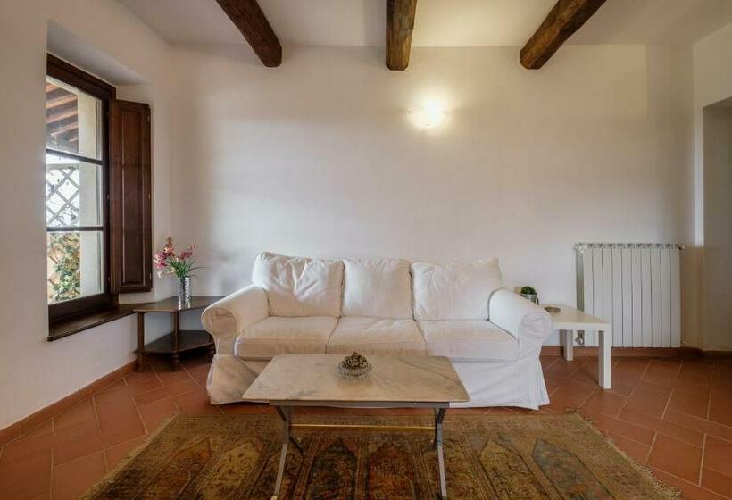 בית מלון כפרי Ginepro Poderone