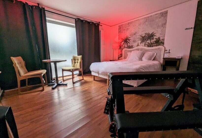 هتل Jacuzzi Love Suite