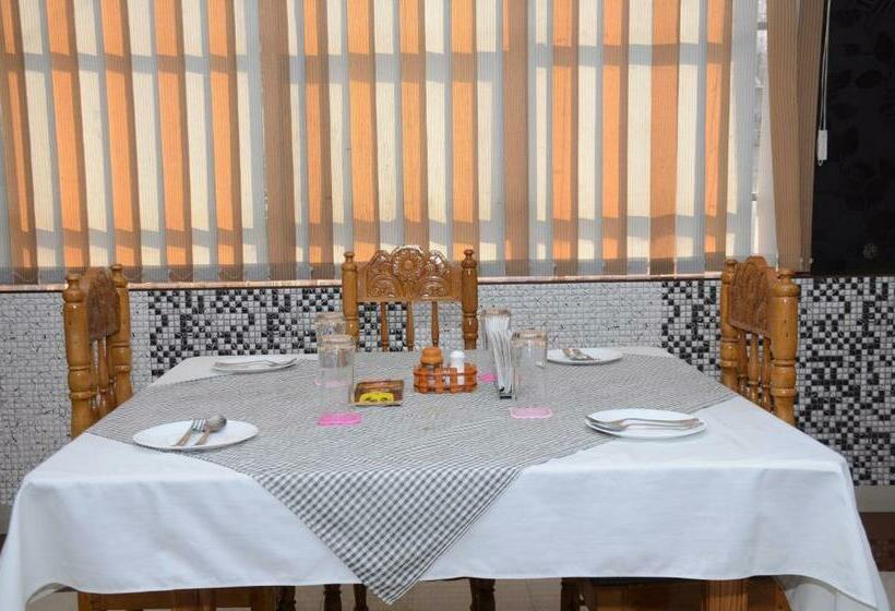 فندق Lucky International