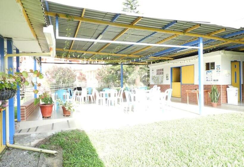 بنسيون La Rivera Hosteria Campestre