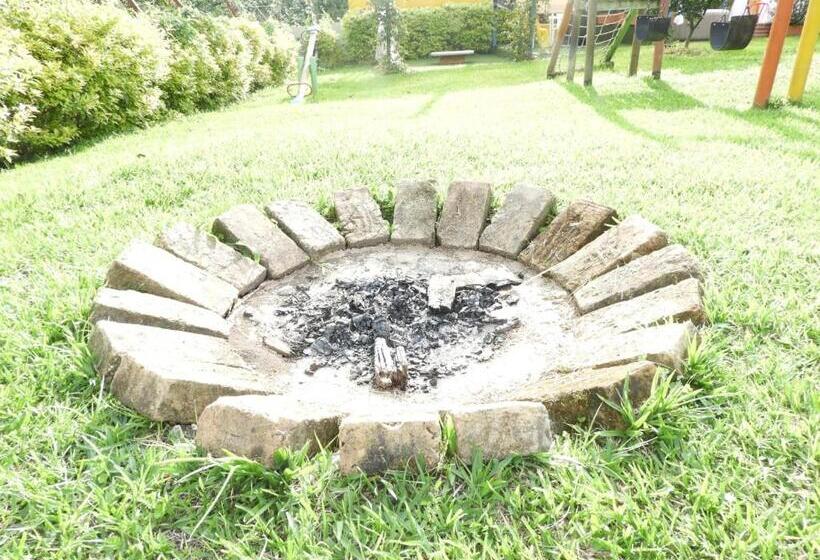 بنسيون La Rivera Hosteria Campestre