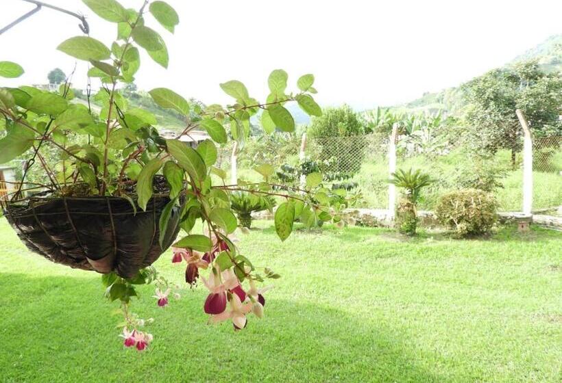 بنسيون La Rivera Hosteria Campestre