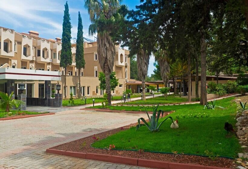 בית מלון כפרי Alexius Beach