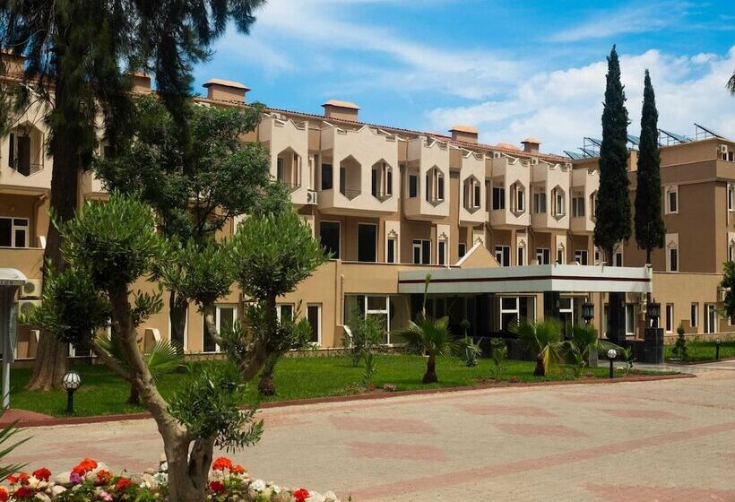 בית מלון כפרי Alexius Beach