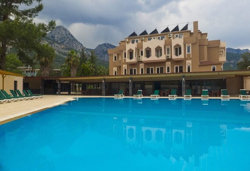 בית מלון כפרי Alexius Beach