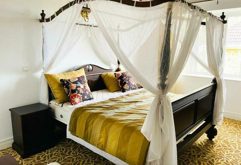 פנסיון Little England By Regus