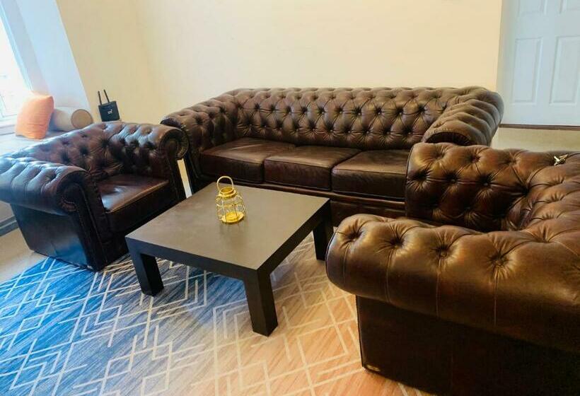 פנסיון Little England By Regus