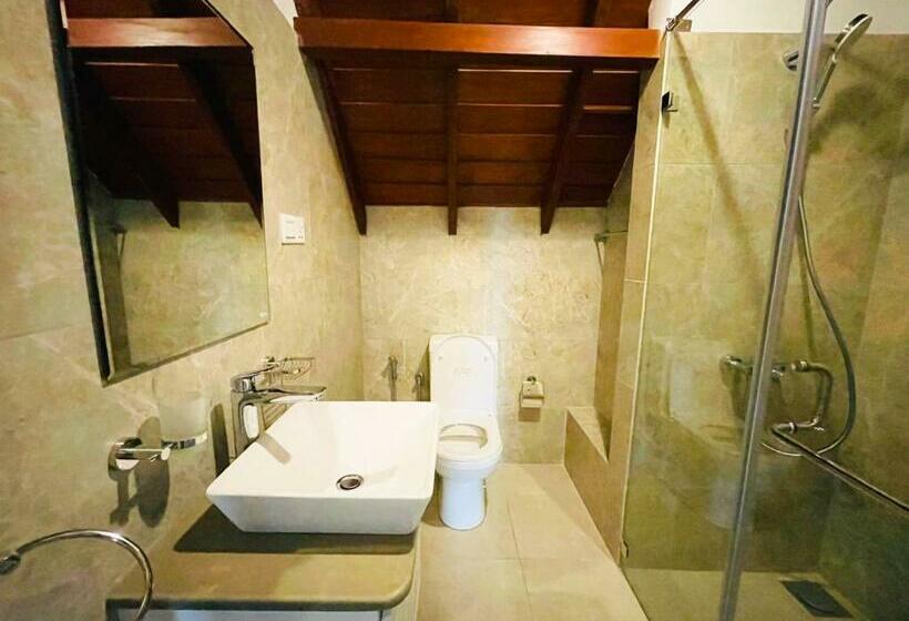 פנסיון Little England By Regus