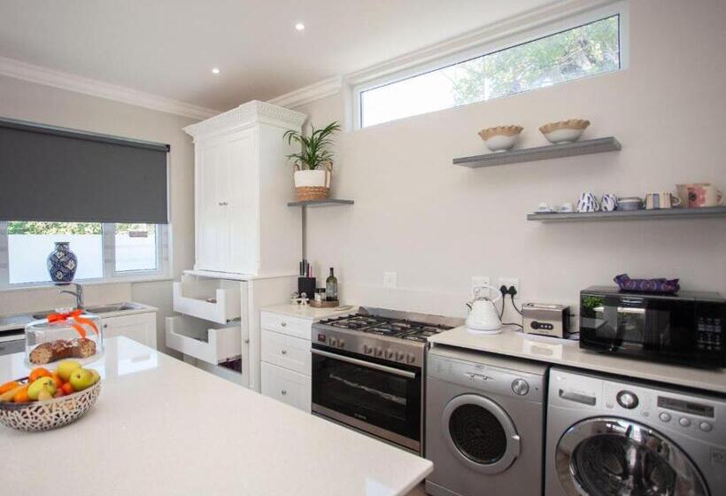 ペンション No 4 Boutique Beach House