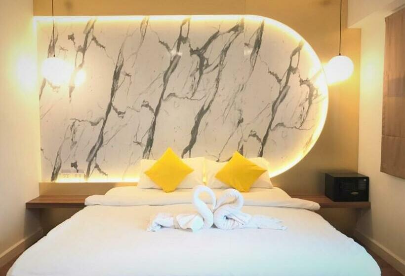 住宿加早餐  La La Moon Krabi Poshtel N  Pool