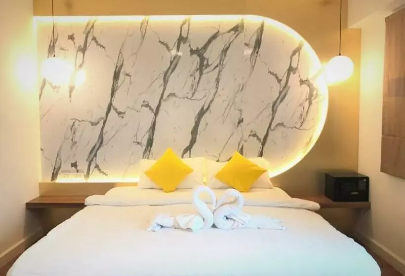 تختخواب و صبحانه La La Moon Krabi Poshtel N Pool