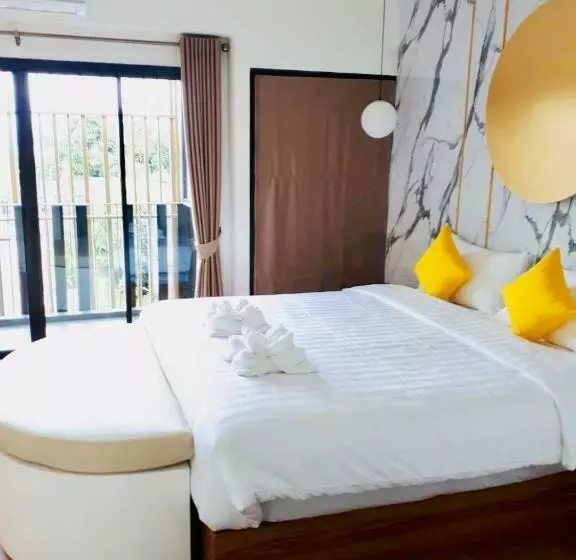 تختخواب و صبحانه La La Moon Krabi Poshtel N Pool