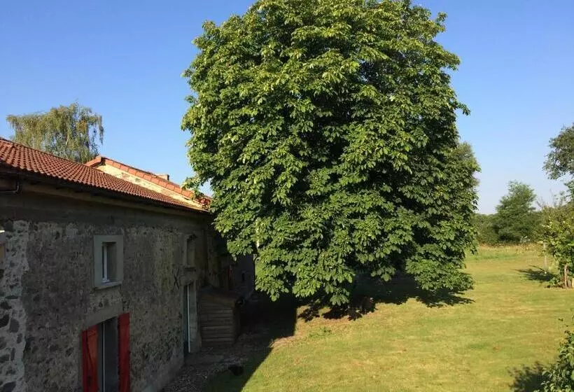 Aamiaismajoitus (B&B) Le Dragon Dans Les Buis