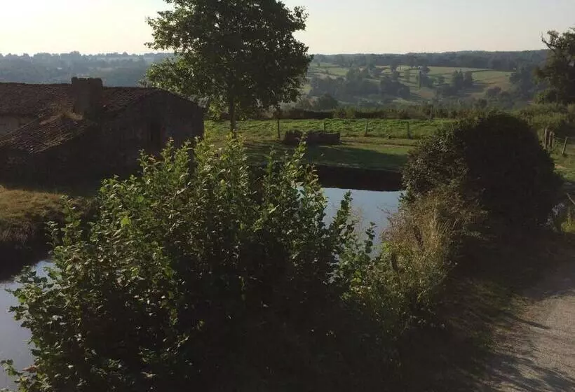 Aamiaismajoitus (B&B) Le Dragon Dans Les Buis