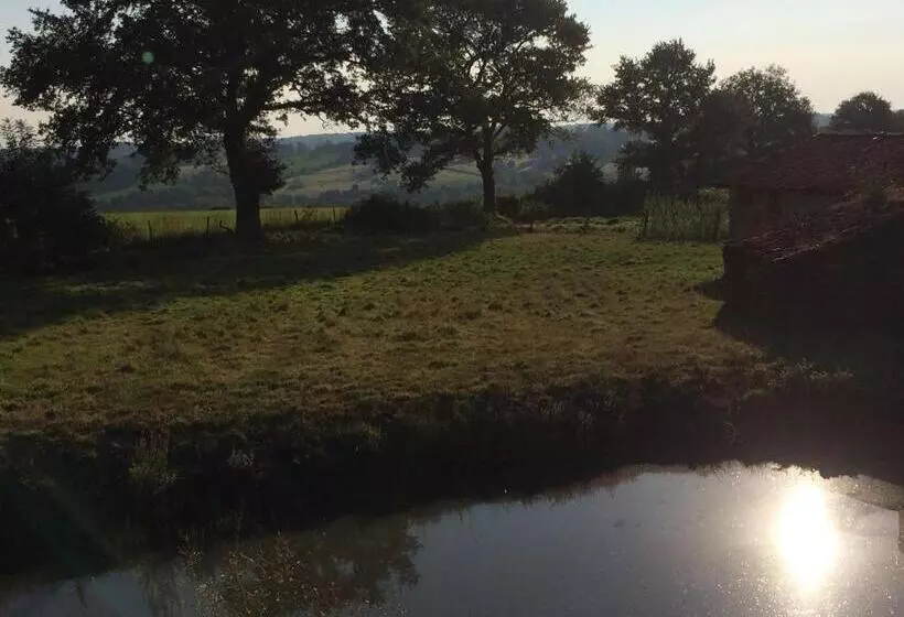 Aamiaismajoitus (B&B) Le Dragon Dans Les Buis