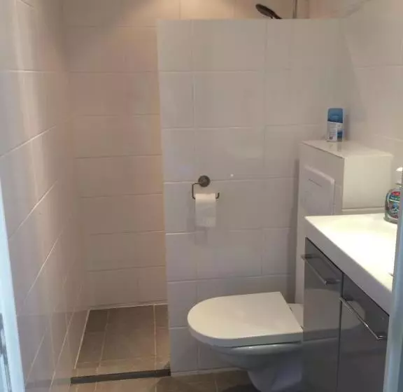 Aamiaismajoitus (B&B) Le Dragon Dans Les Buis