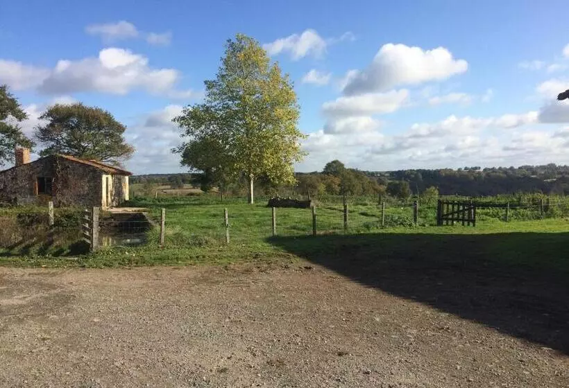 Aamiaismajoitus (B&B) Le Dragon Dans Les Buis