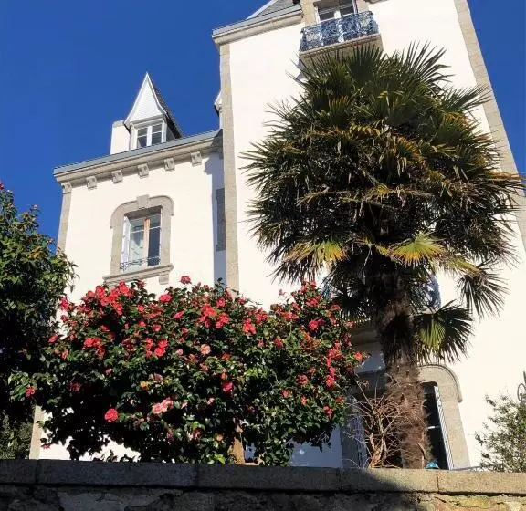 Aamiaismajoitus (B&B) Maison Castel Braz