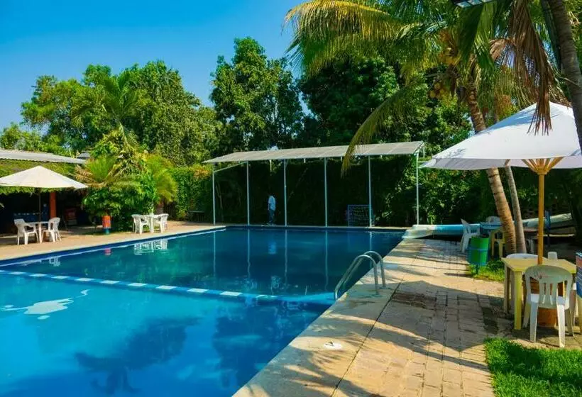 ホテル Balneario Y Cabañas Isis