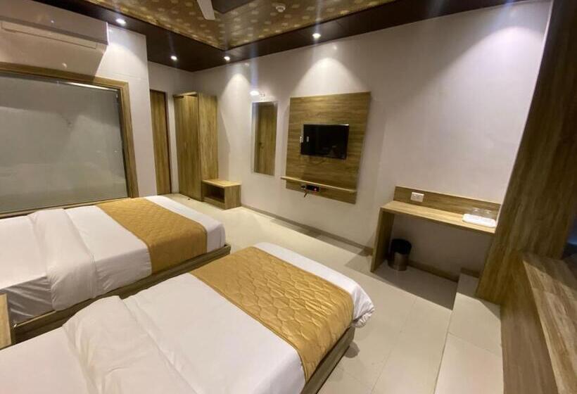 Hotel Pearl S Bkc Inn Near Trade Centre, Visa Consulate