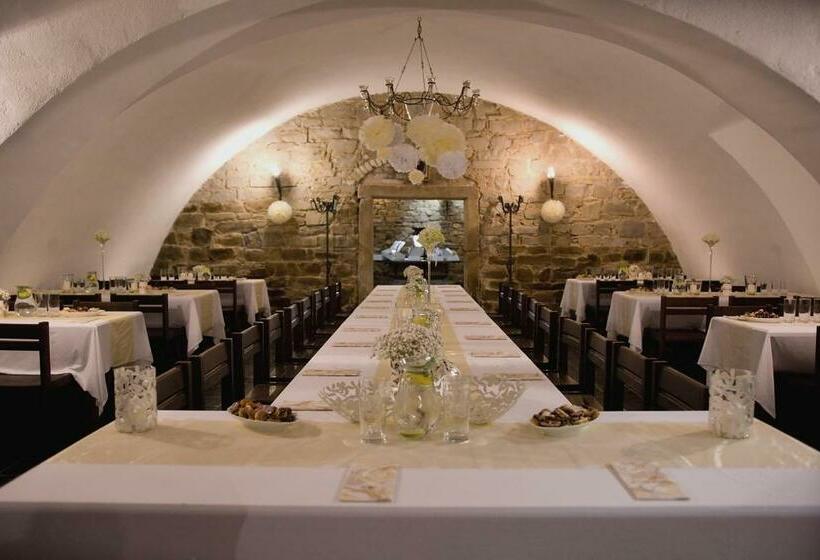 فندق Zámek Poruba