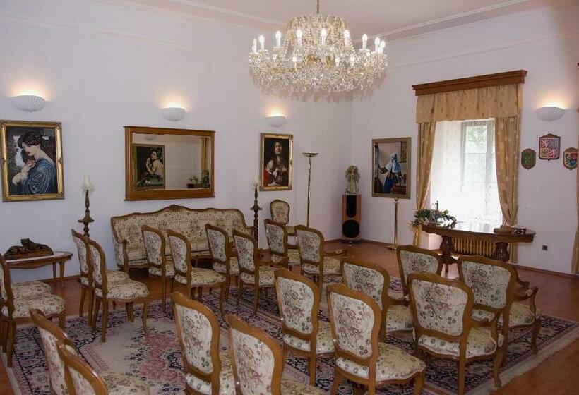 فندق Zámek Poruba