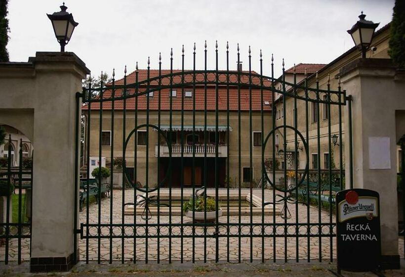 فندق Zámek Poruba