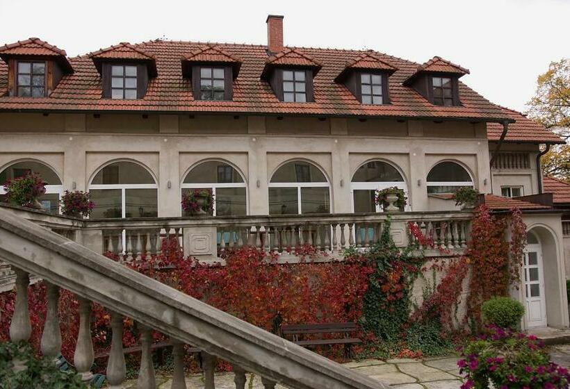 فندق Zámek Poruba