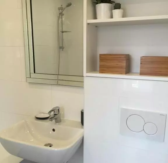 پانسیون Antwerp Town House Accommodations