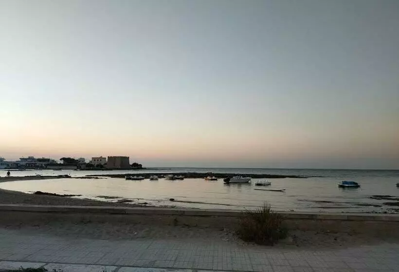 ペンション Casa Vacanza In Pieno Centro Storico Vicino Ostuni E La Riserva Di Torre Quaceto