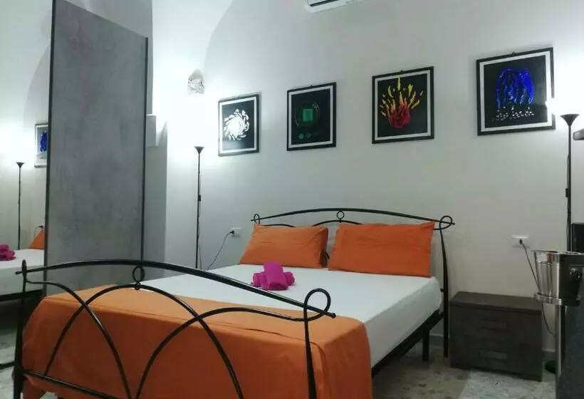 ペンション Casa Vacanza In Pieno Centro Storico Vicino Ostuni E La Riserva Di Torre Quaceto