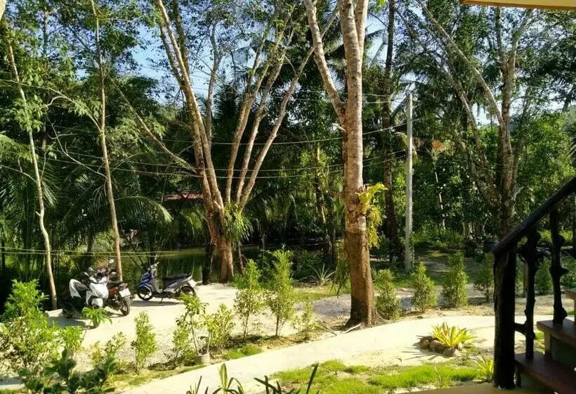 Lomakeskus Baan Panseng Bungalow
