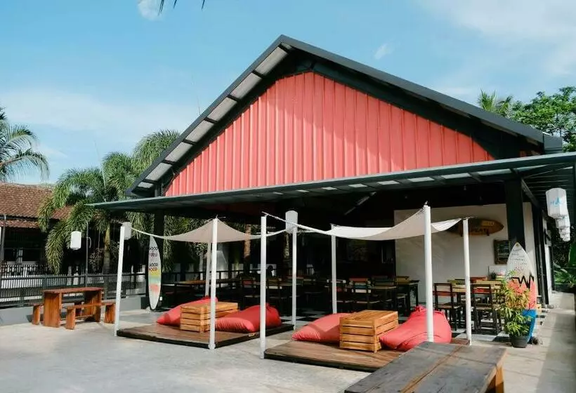 Resort Hau Beach Batukaras