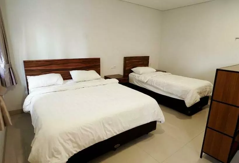 Resort Hau Beach Batukaras