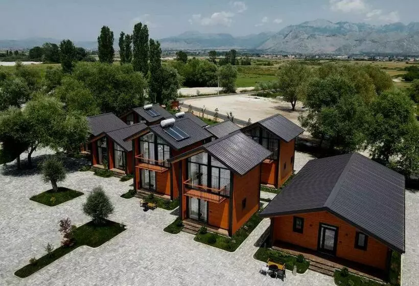 استراحتگاه Hysaj Agroturizëm