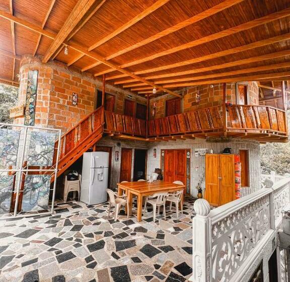 ユースホステル Cabaña Vista Hermosa