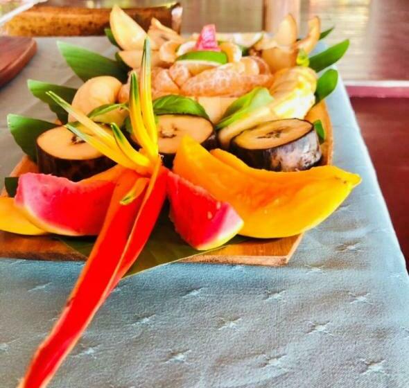 تختخواب و صبحانه Apaula Heights Lounge