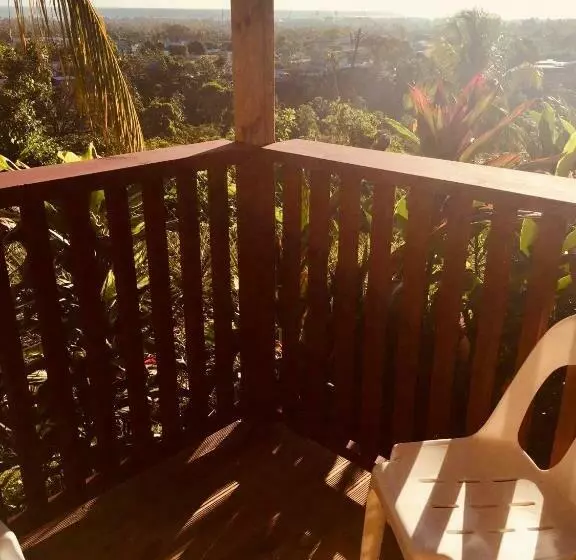 تختخواب و صبحانه Apaula Heights Lounge