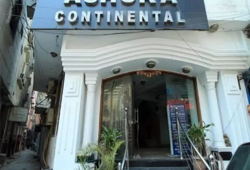 ホテル Ashoka Continental