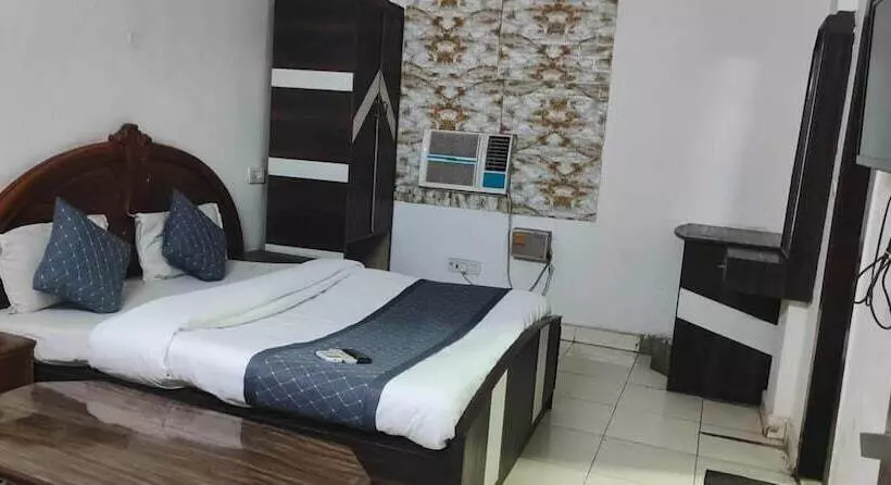 ホテル Ashoka Continental