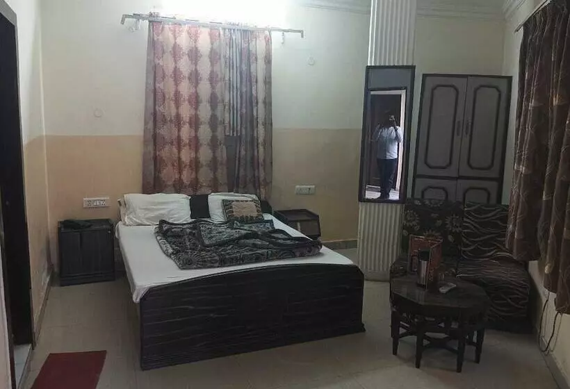 ホテル Ashoka Continental