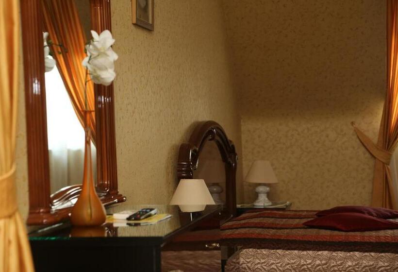 هتل Pensiunea Empire