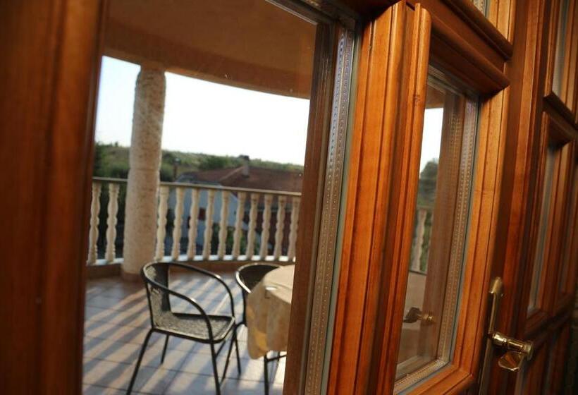 هتل Pensiunea Empire