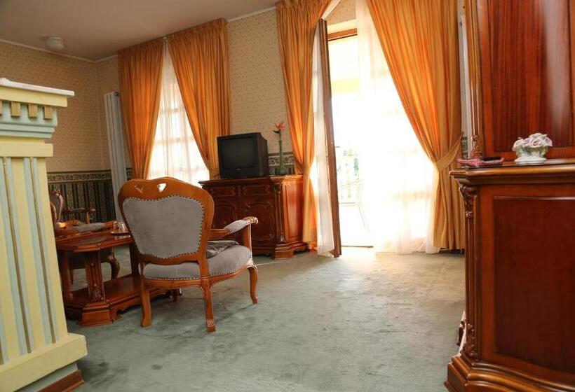 هتل Pensiunea Empire