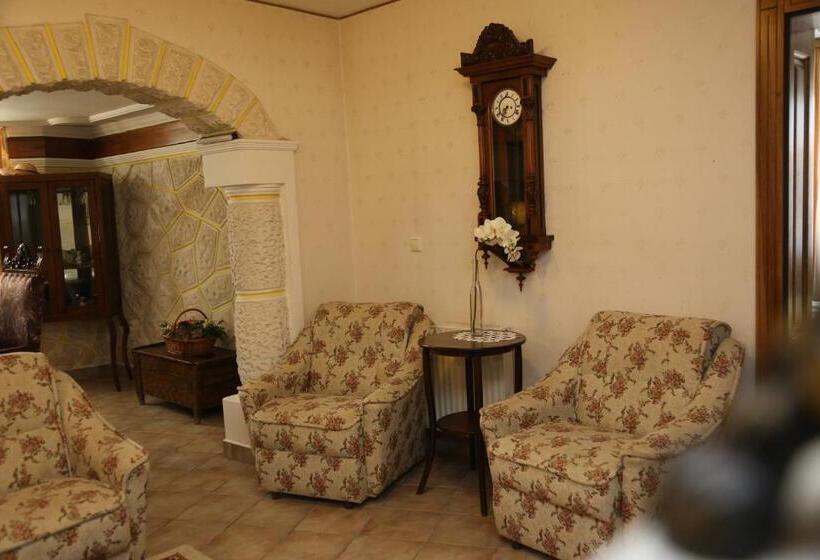 هتل Pensiunea Empire