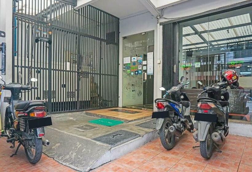 Hotell Spot On 91821 The Packer Lodge Jakarta