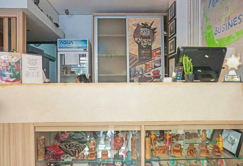 Hotell Spot On 91821 The Packer Lodge Jakarta