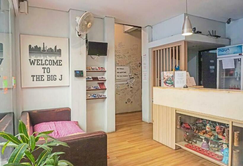 Hotel Spot On 91821 The Packer Lodge Jakarta