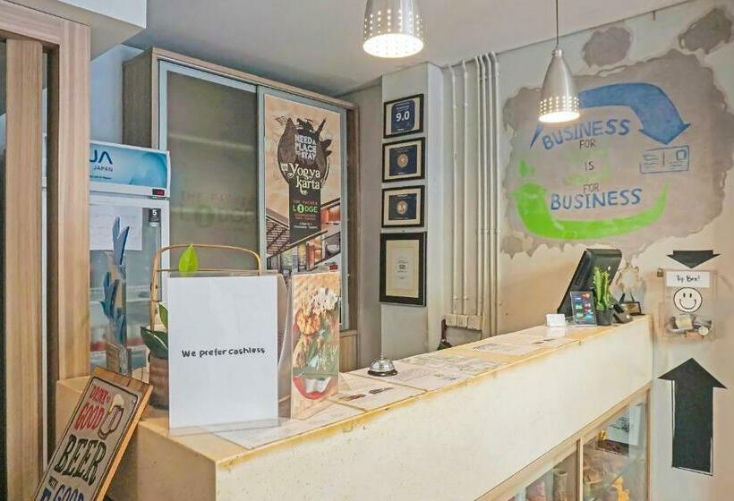 Hotel Spot On 91821 The Packer Lodge Jakarta