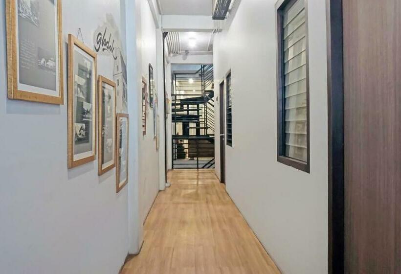 Hotel Spot On 91821 The Packer Lodge Jakarta